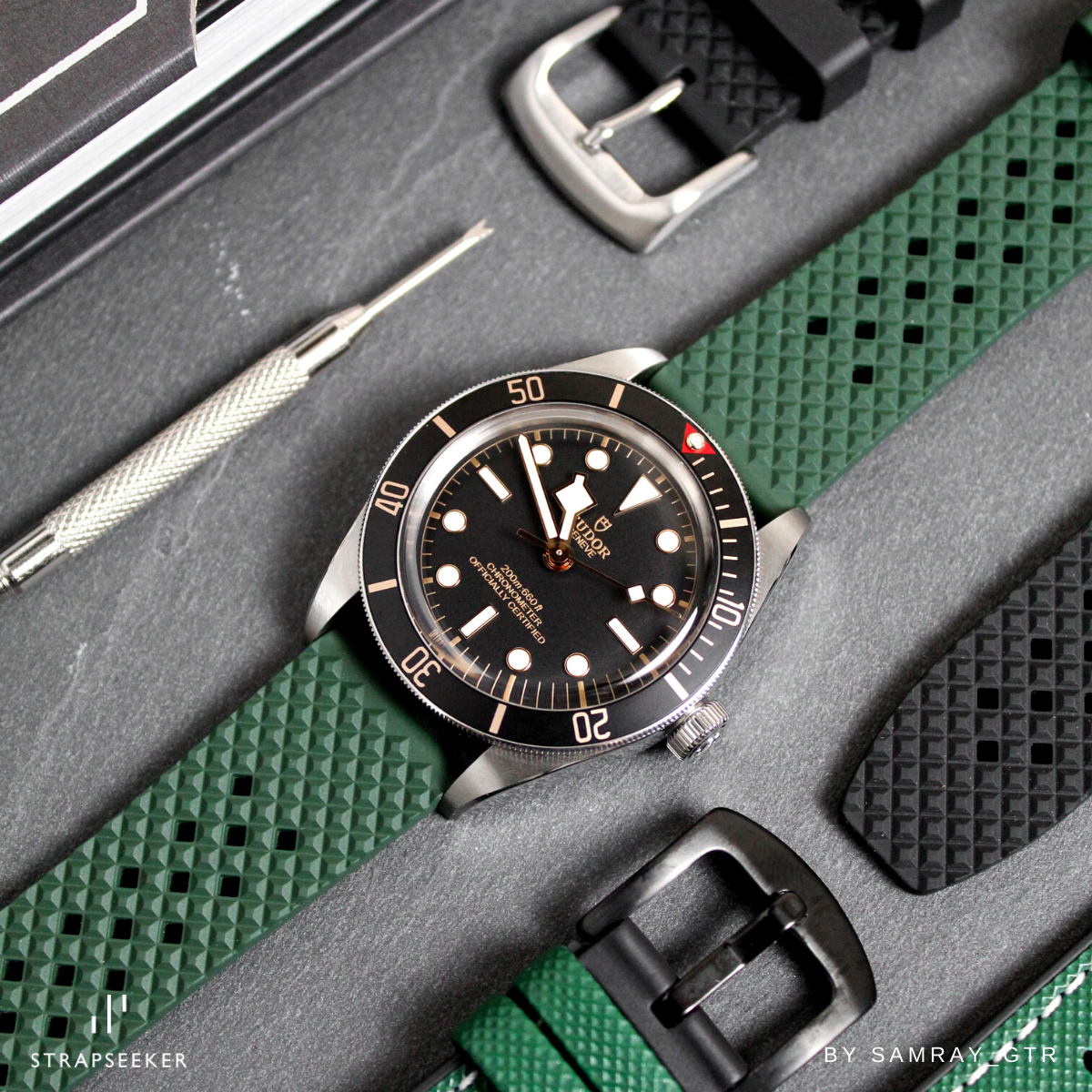 Carlton Perforated Quick-Release Rally Rubber Strap Green