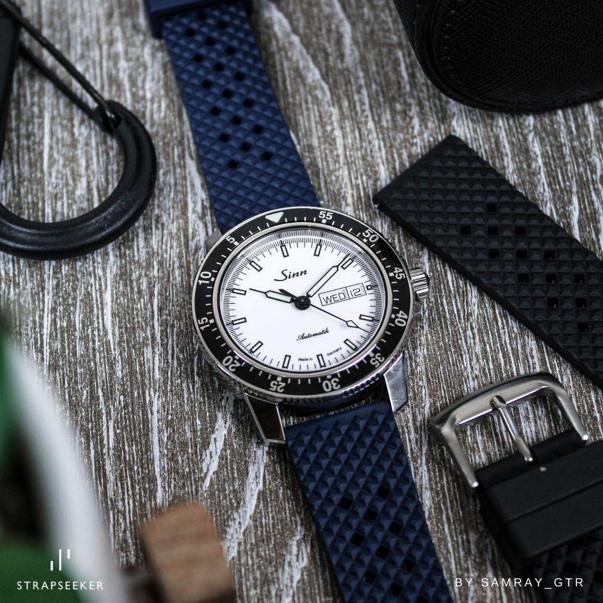 Carlton Perforated Quick-Release Rally Rubber Strap Blue