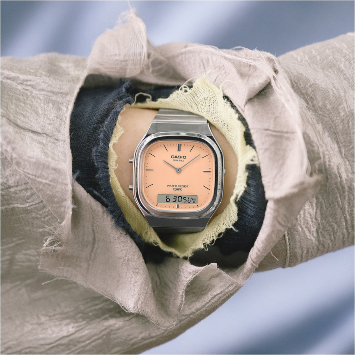 Casio Vintage Analog Digital Watch AQ-240E-4A